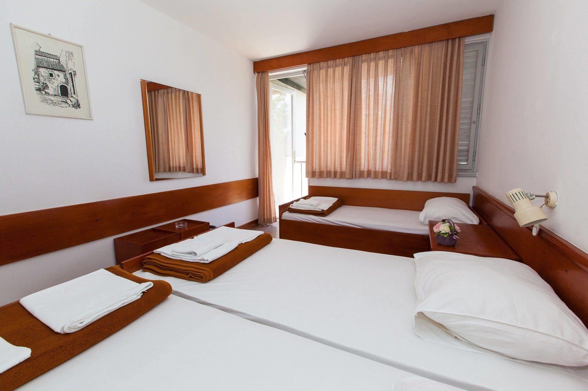 Paviljoni & Bungalow Kacjak Crikvenica Eksteriør bilde