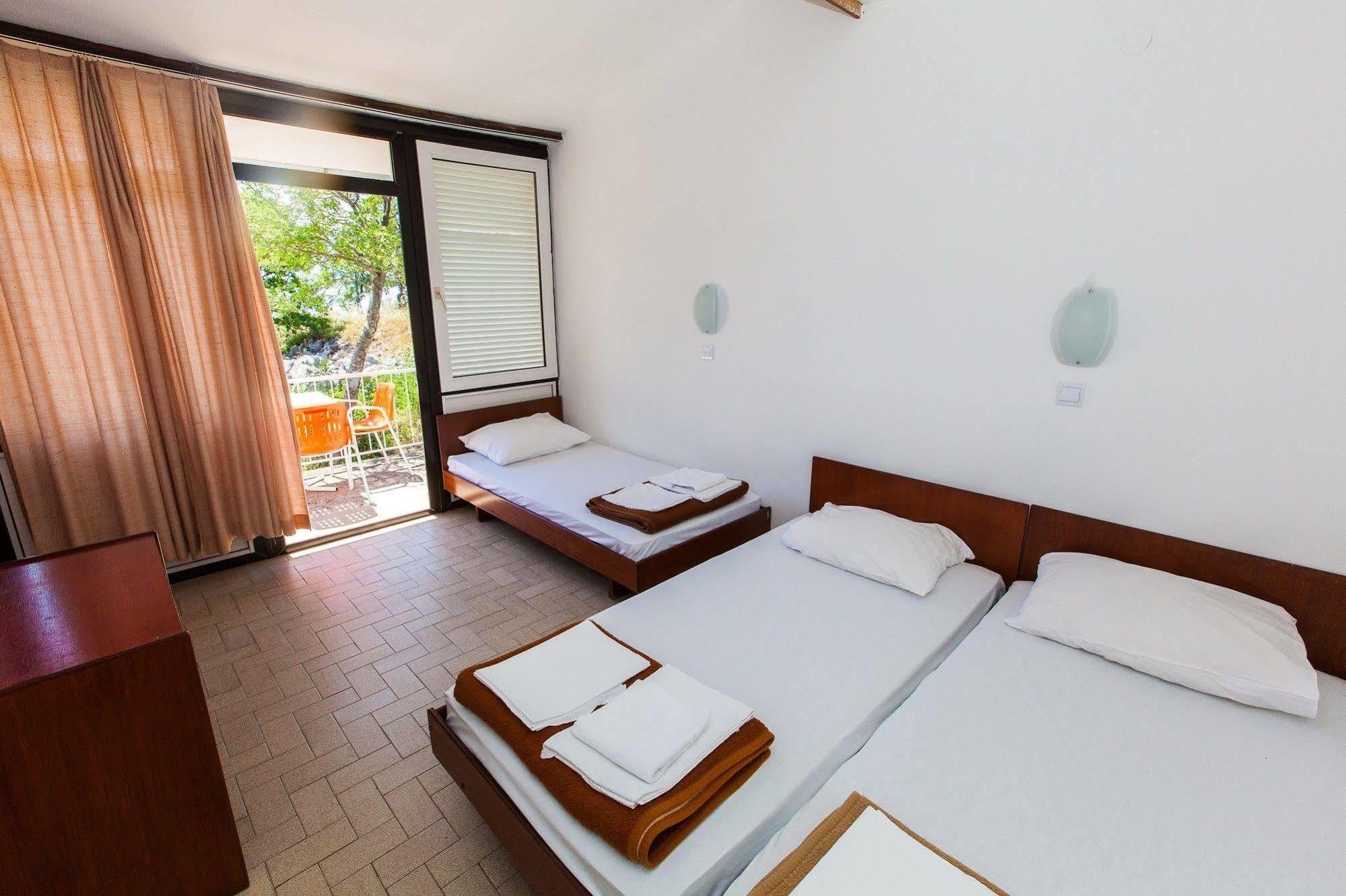 Paviljoni & Bungalow Kacjak Crikvenica Eksteriør bilde