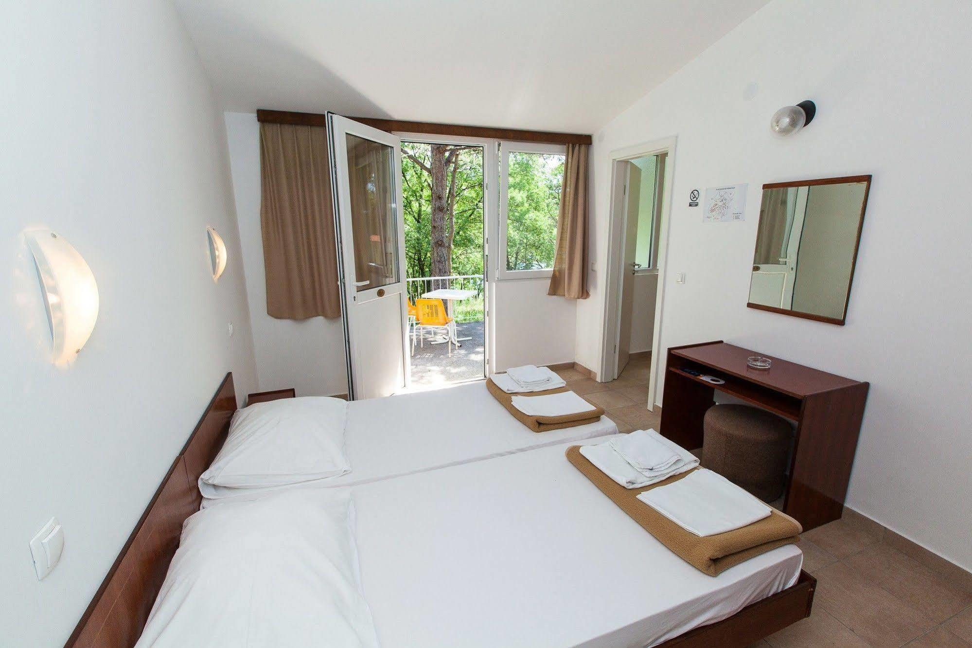 Paviljoni & Bungalow Kacjak Crikvenica Eksteriør bilde