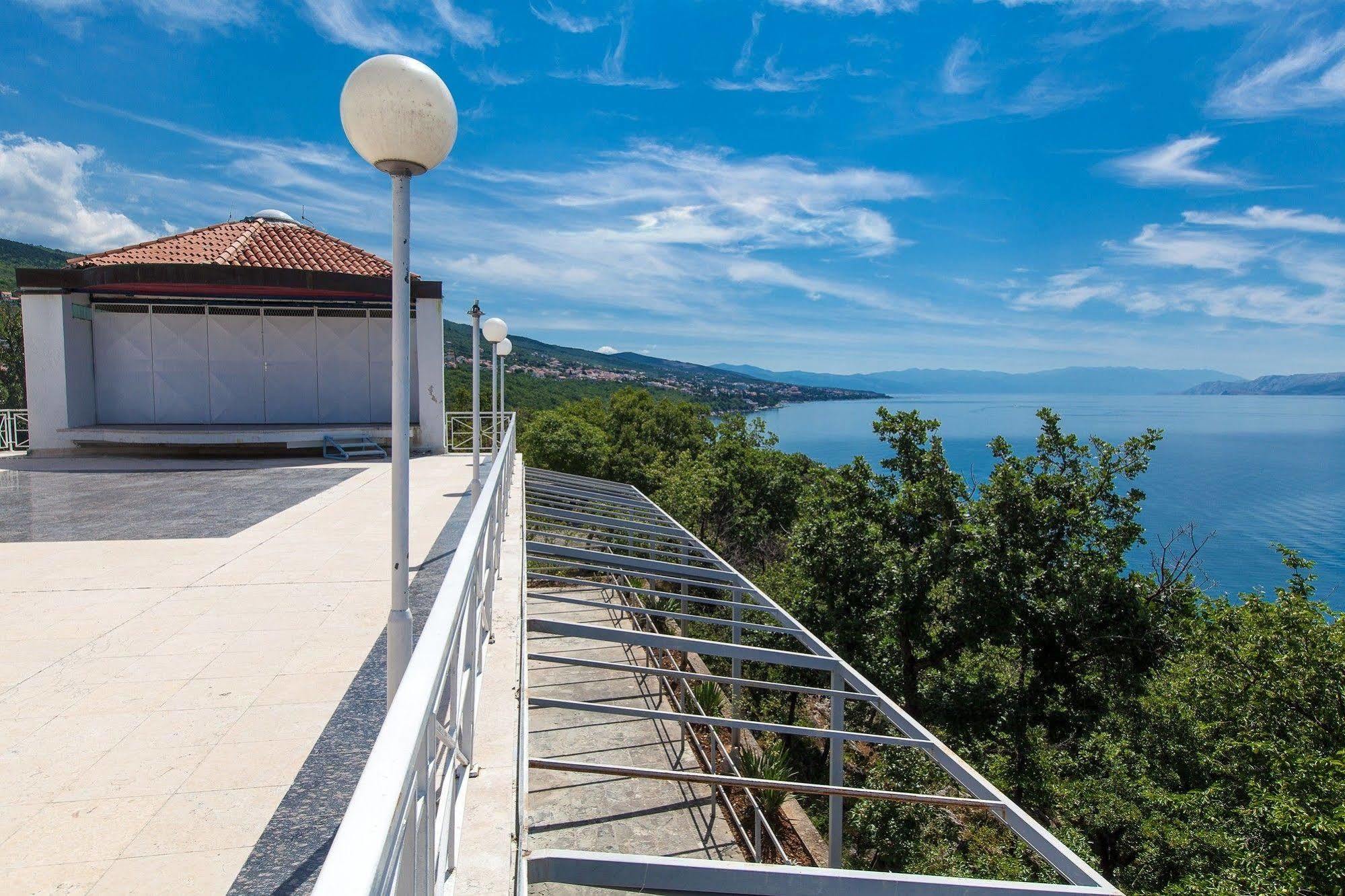 Paviljoni & Bungalow Kacjak Crikvenica Eksteriør bilde
